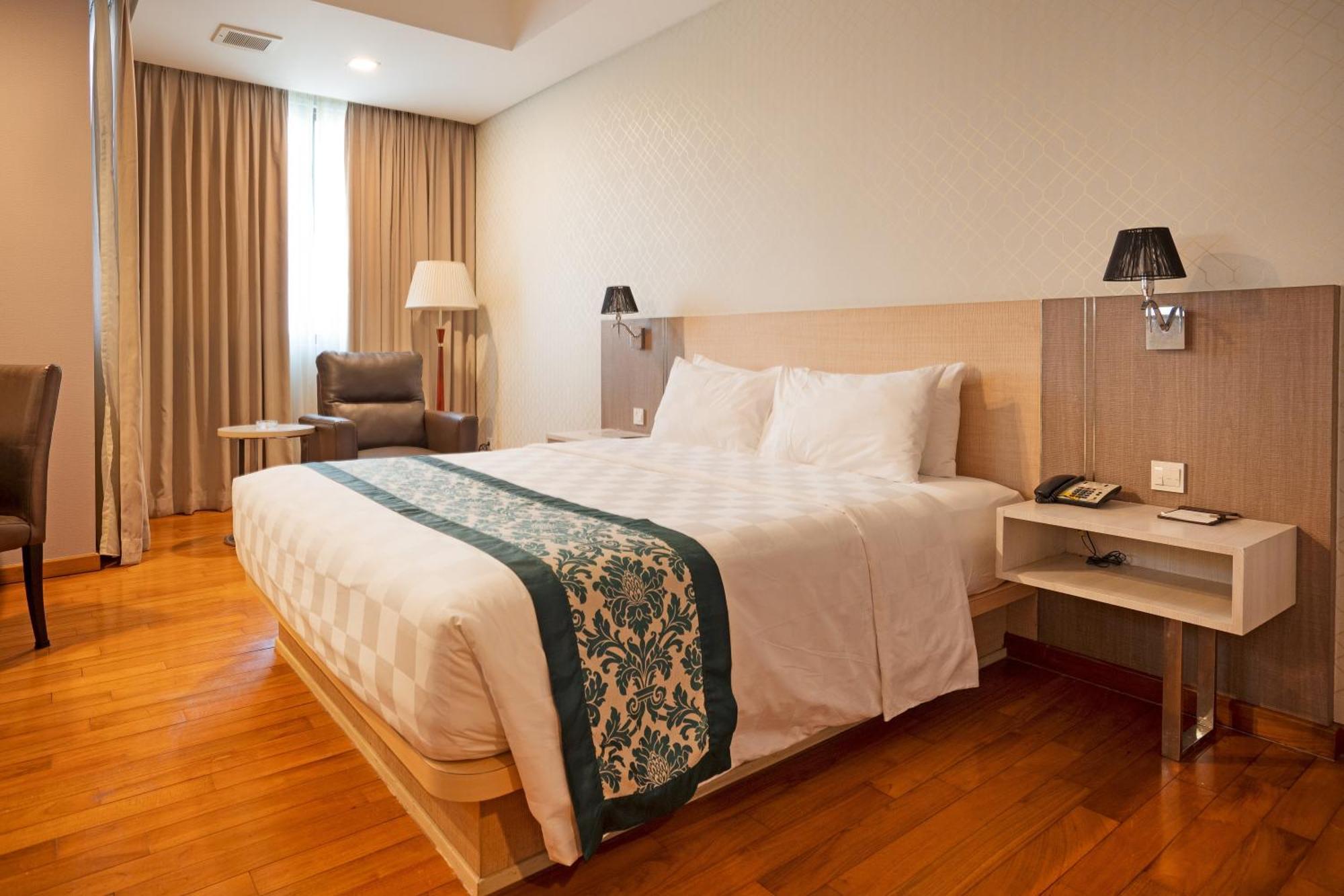 Nagoya Hill Hotel Batam Exterior foto