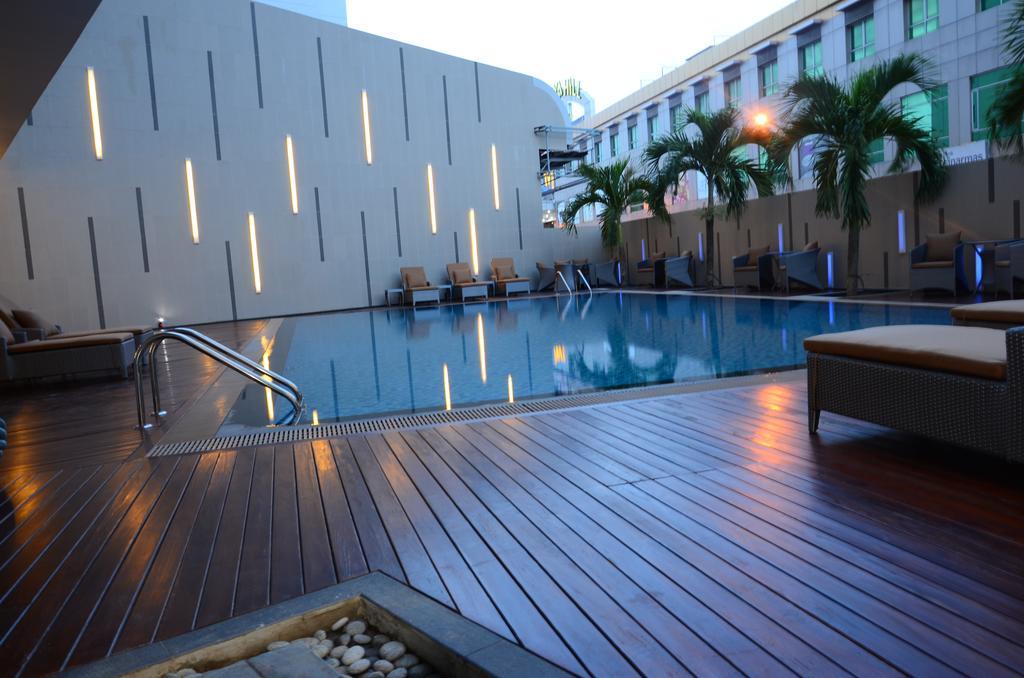 Nagoya Hill Hotel Batam Exterior foto