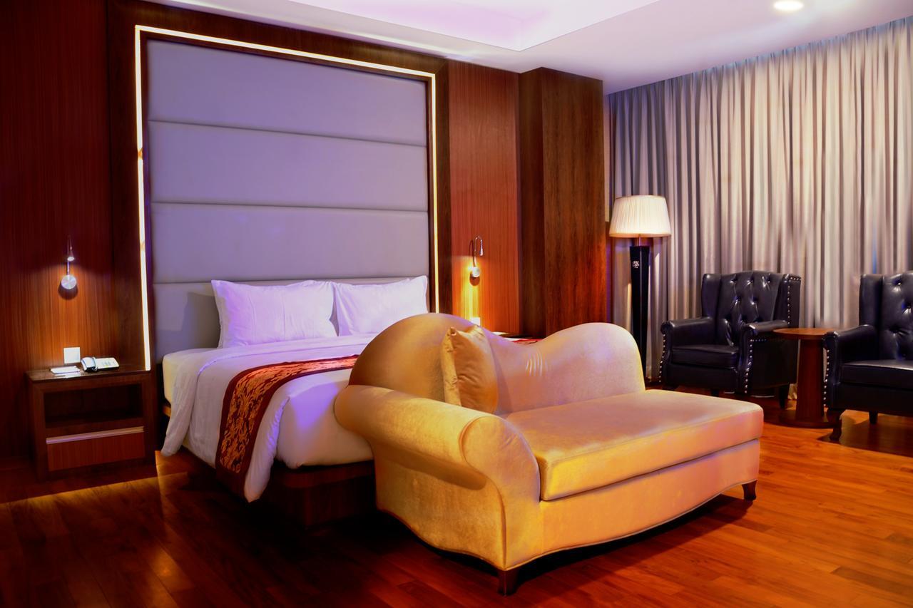 Nagoya Hill Hotel Batam Exterior foto